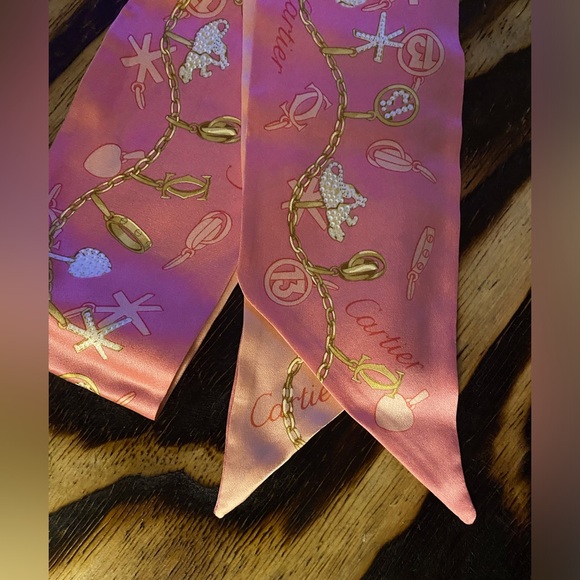 Beautiful Cartier Twilly Allover Chain Pattern Silk Scarf w/ Box - Picture 7 of 8